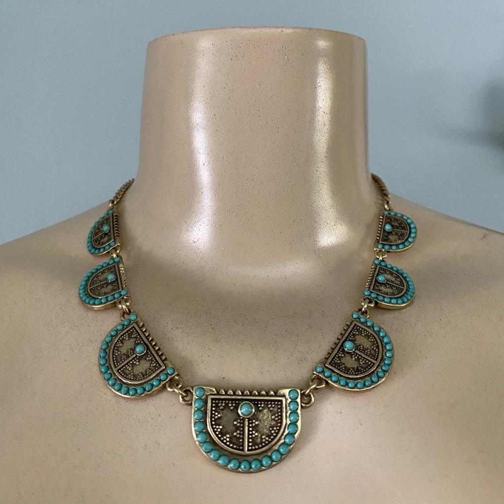 🌵Lucky Brand necklace gold tone and turquoise
